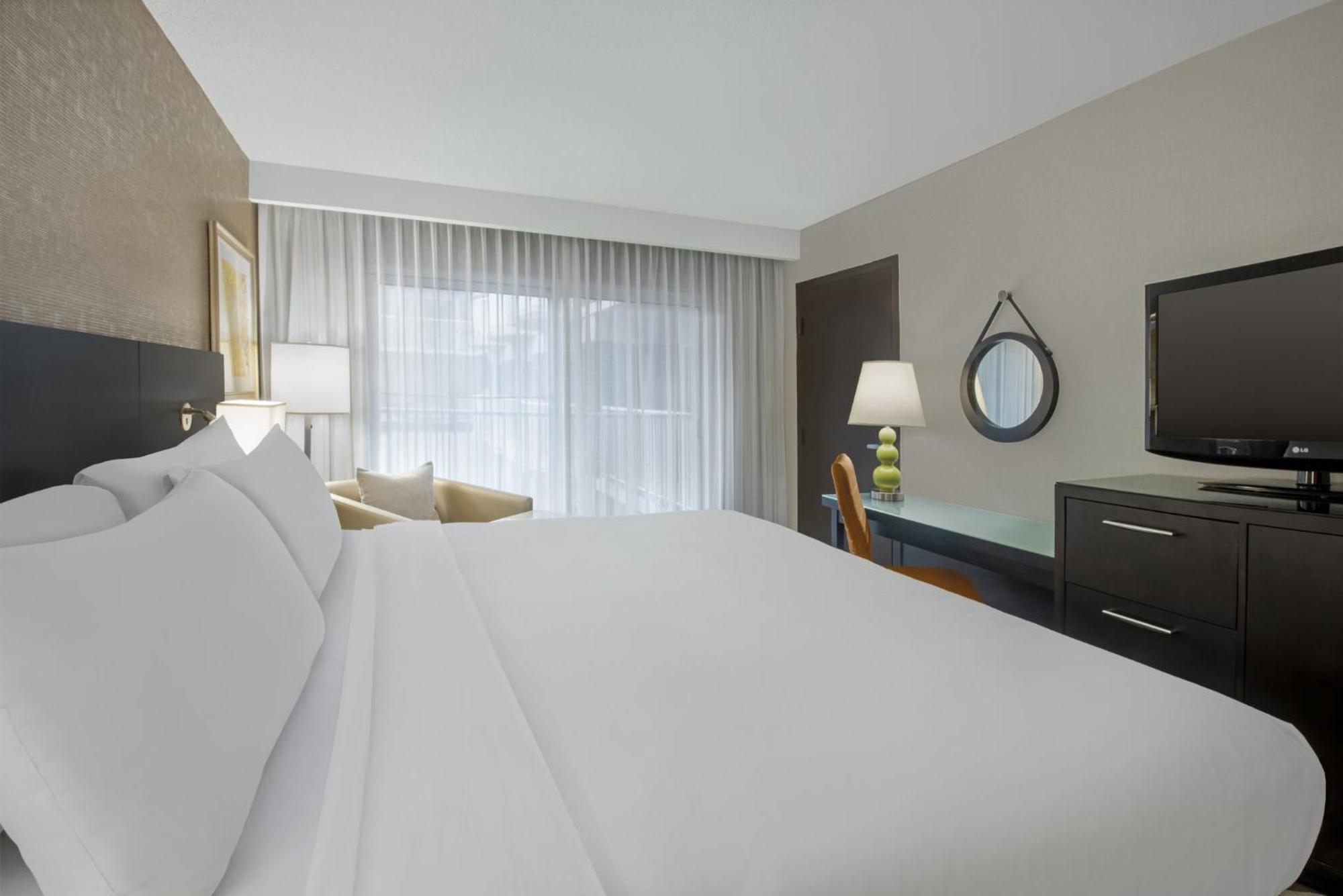 Crowne Plaza Kitchener-Waterloo By Ihg Hotel Екстериор снимка