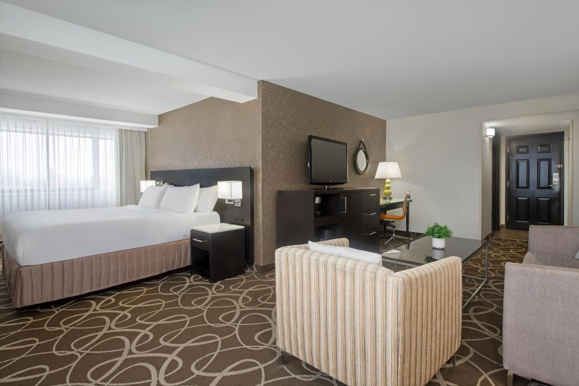 Crowne Plaza Kitchener-Waterloo, An Ihg Hotel Екстериор снимка