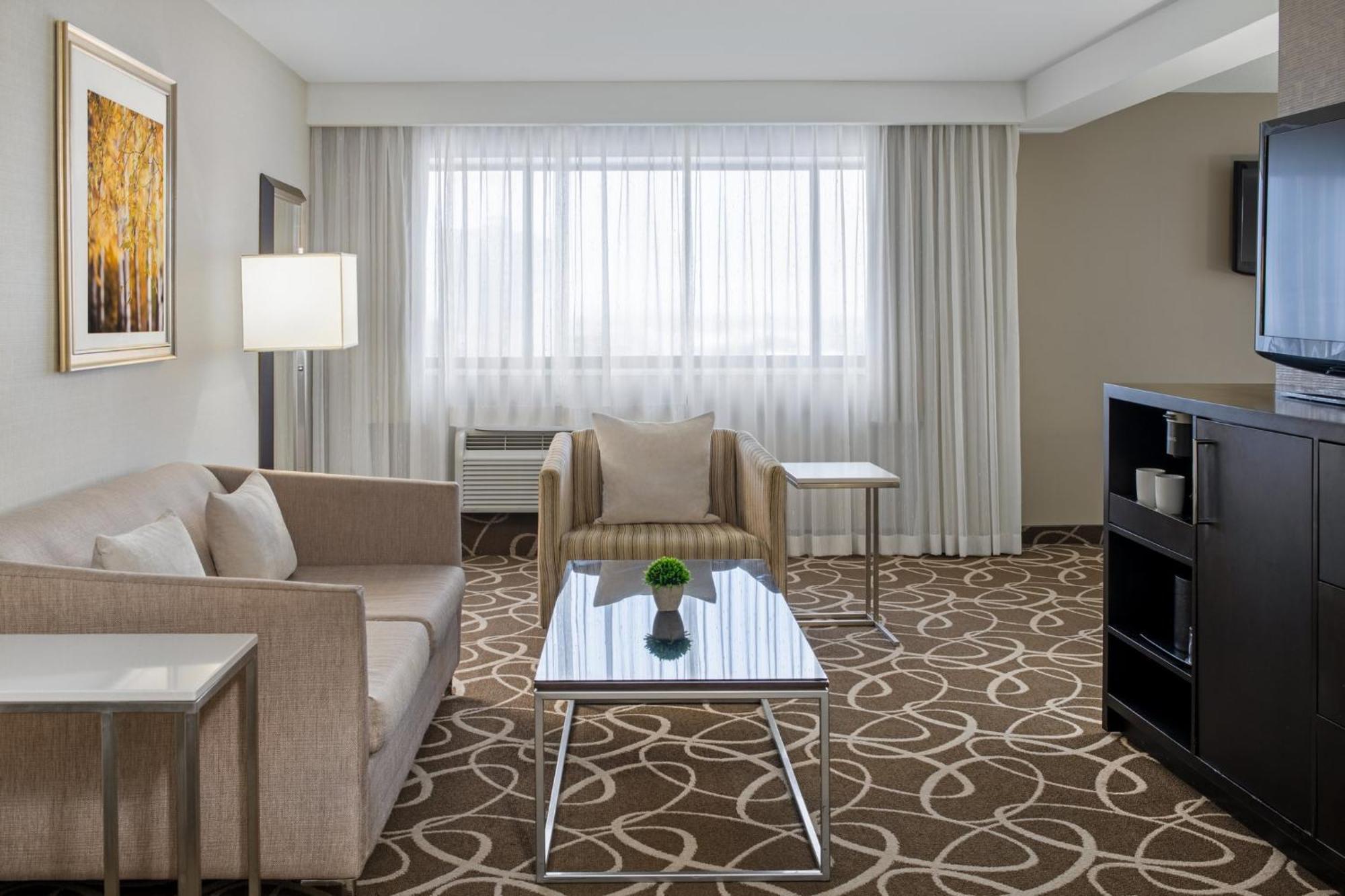 Crowne Plaza Kitchener-Waterloo By Ihg Hotel Екстериор снимка