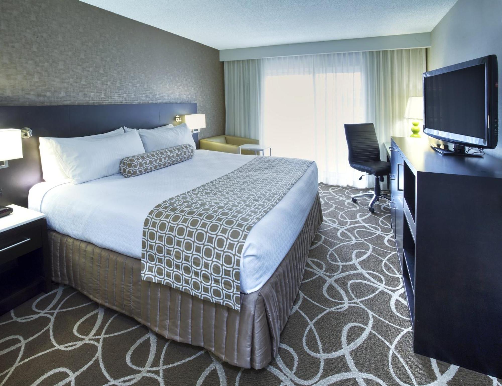 Crowne Plaza Kitchener-Waterloo By Ihg Hotel Екстериор снимка