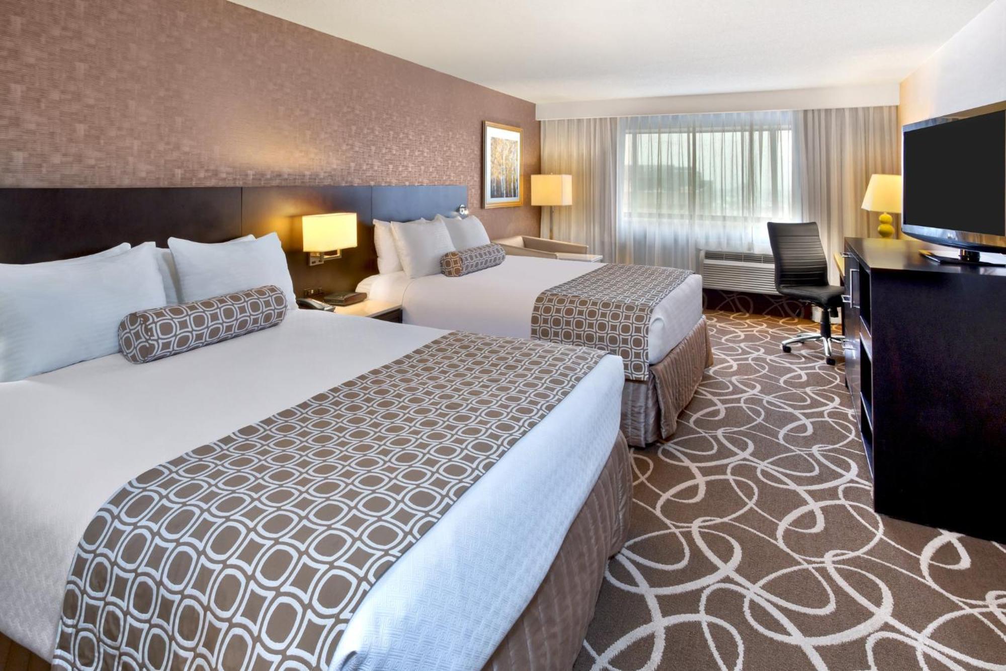 Crowne Plaza Kitchener-Waterloo, An Ihg Hotel Екстериор снимка